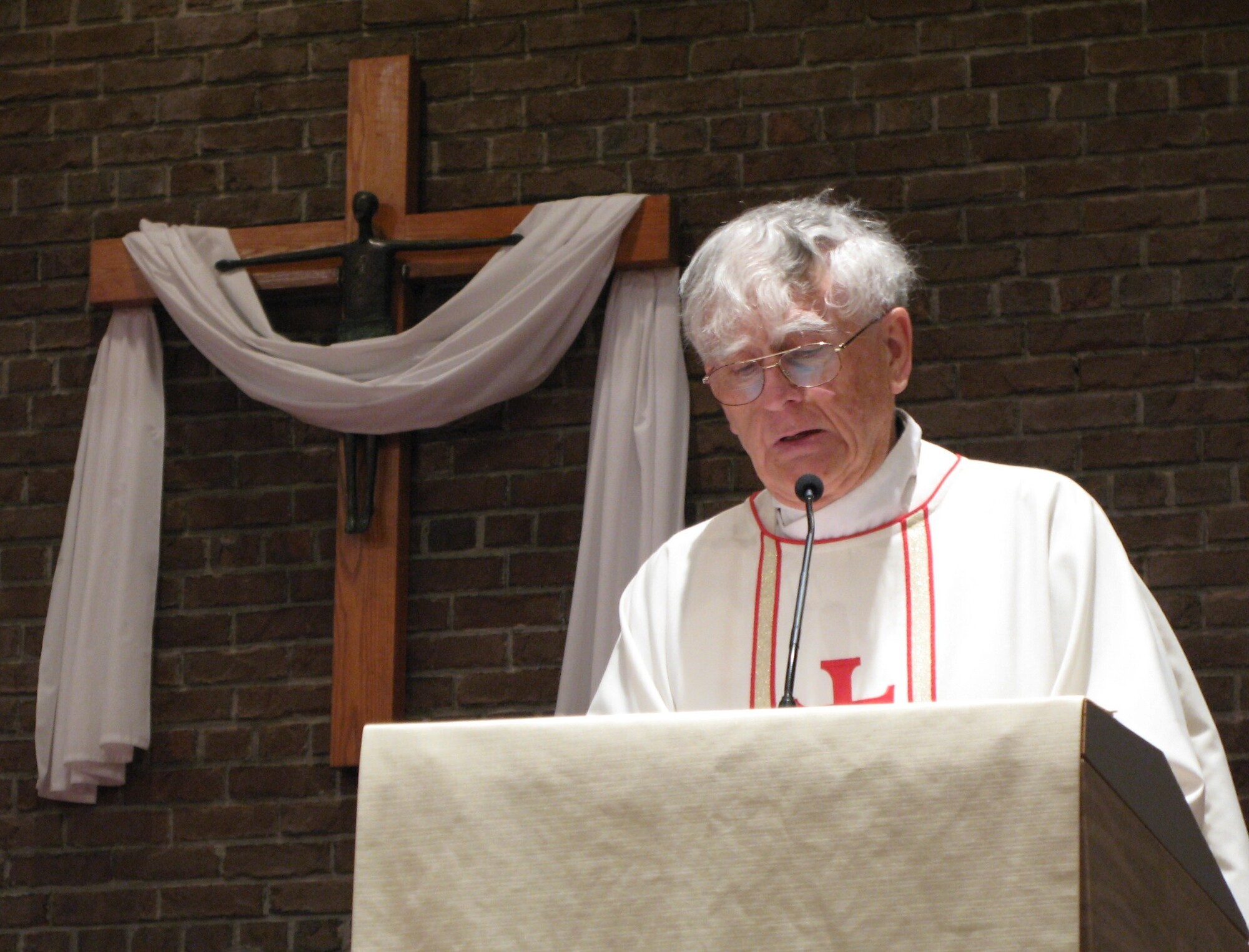 Fr. Bob Preaching at st Maurice